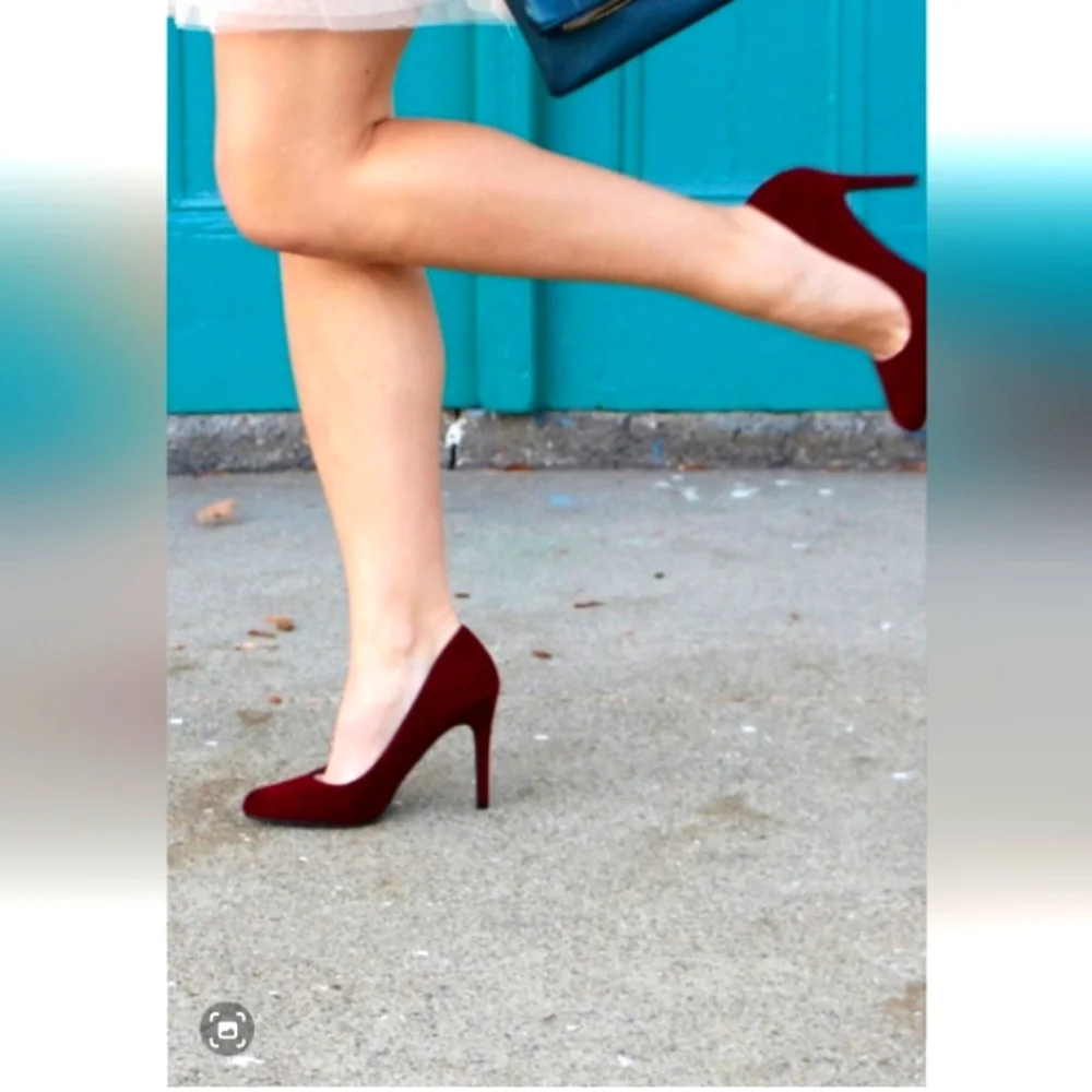 LC Lauren Conrad Slip-on Pumps, Size:9M, Color: Burgundy